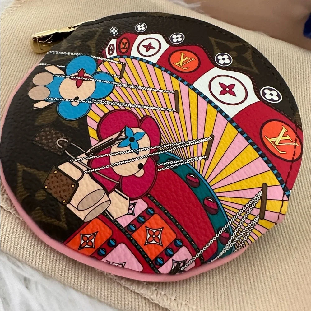 Louis‎ Vuitton 2020 Vivienne Christmas Animation Japan LE Round Coin Purse *NEW*